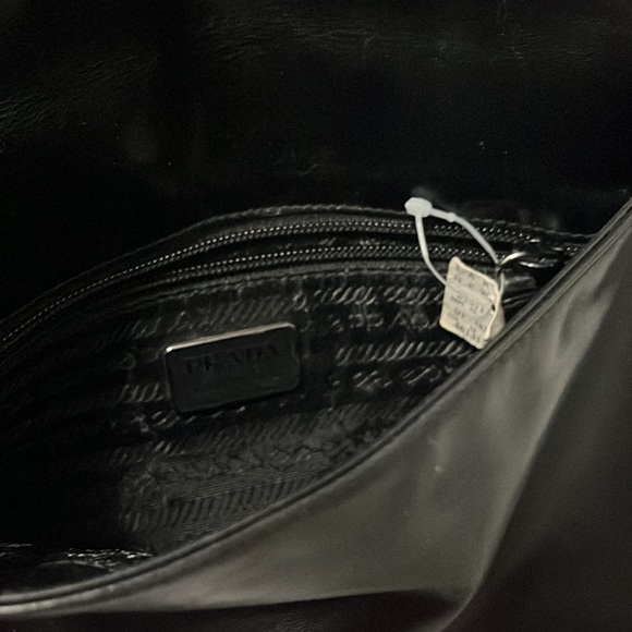 AUTHENTIC PRADA BLACK LEATHER SHOULDER BAG - Picture 6 of 11